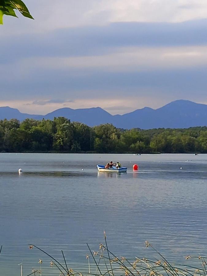 Aroa S Lake Баньолес Экстерьер фото